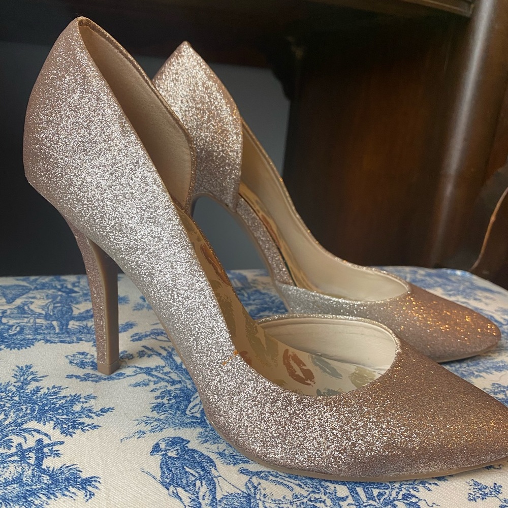 Juicy couture champagne glitter heels